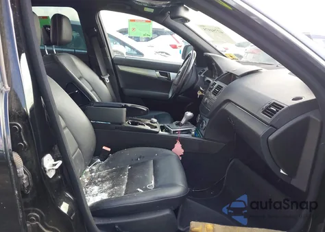 2009 Mercedes-Benz C 300 Luxury 4Matic/Sport 4Matic из США, поврежденный, VIN WDDGF81X39R069285